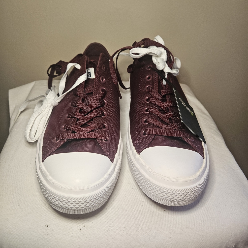 Converse Classic Low Top Sneakers